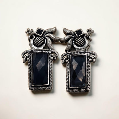 Regal Stud Earrings – Black