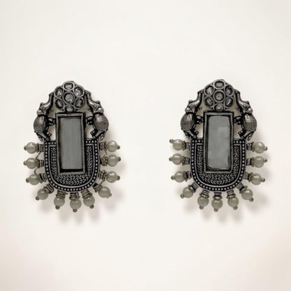 Regal Radiance Studs – Grey