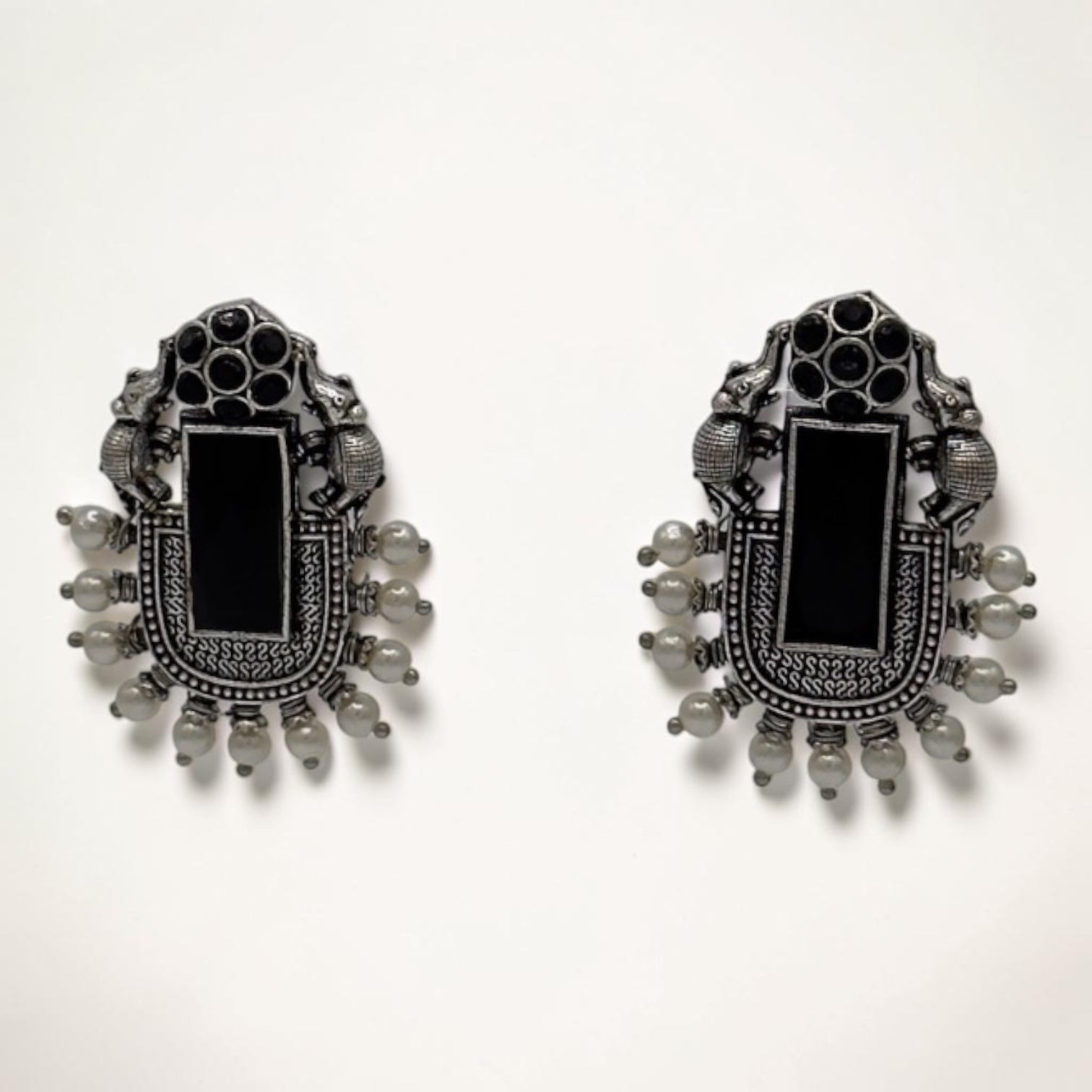 Regal Radiance Studs – Black