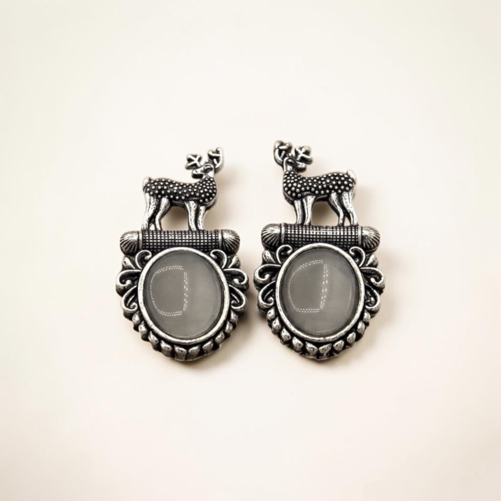 Willow Wisp Earrings – Light grey